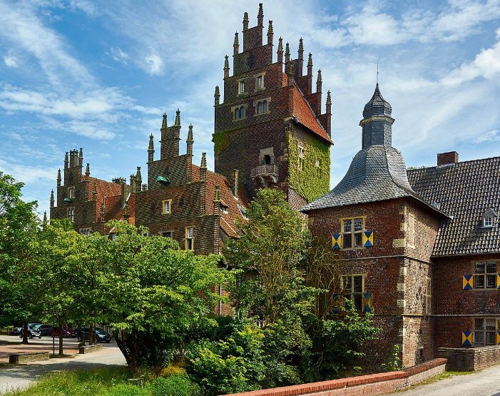 Schloss Heessen | Privatschule und Internat seit 1957, Germany